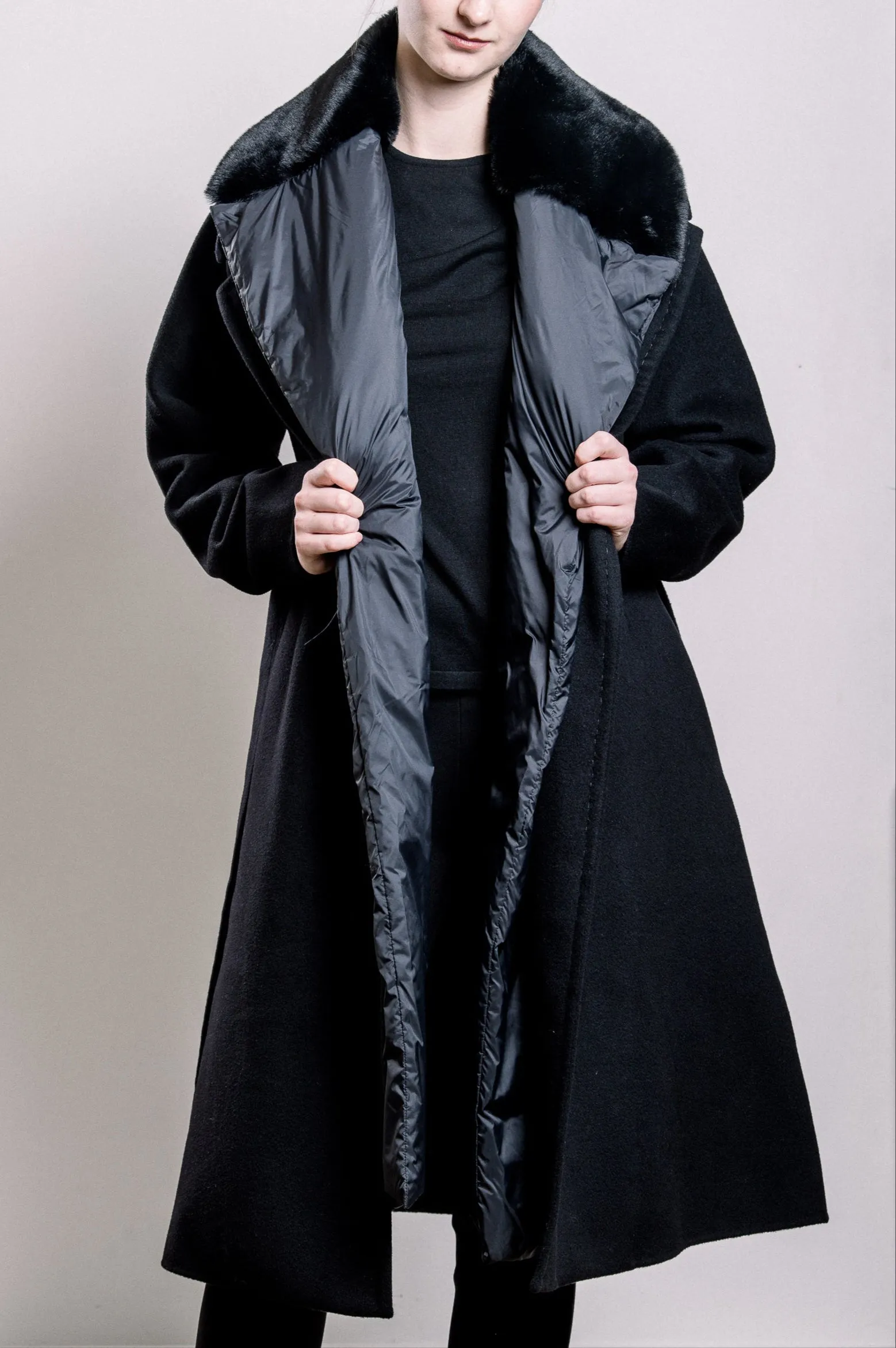 Demi-Couture Overcoat with Fur Collar - Black