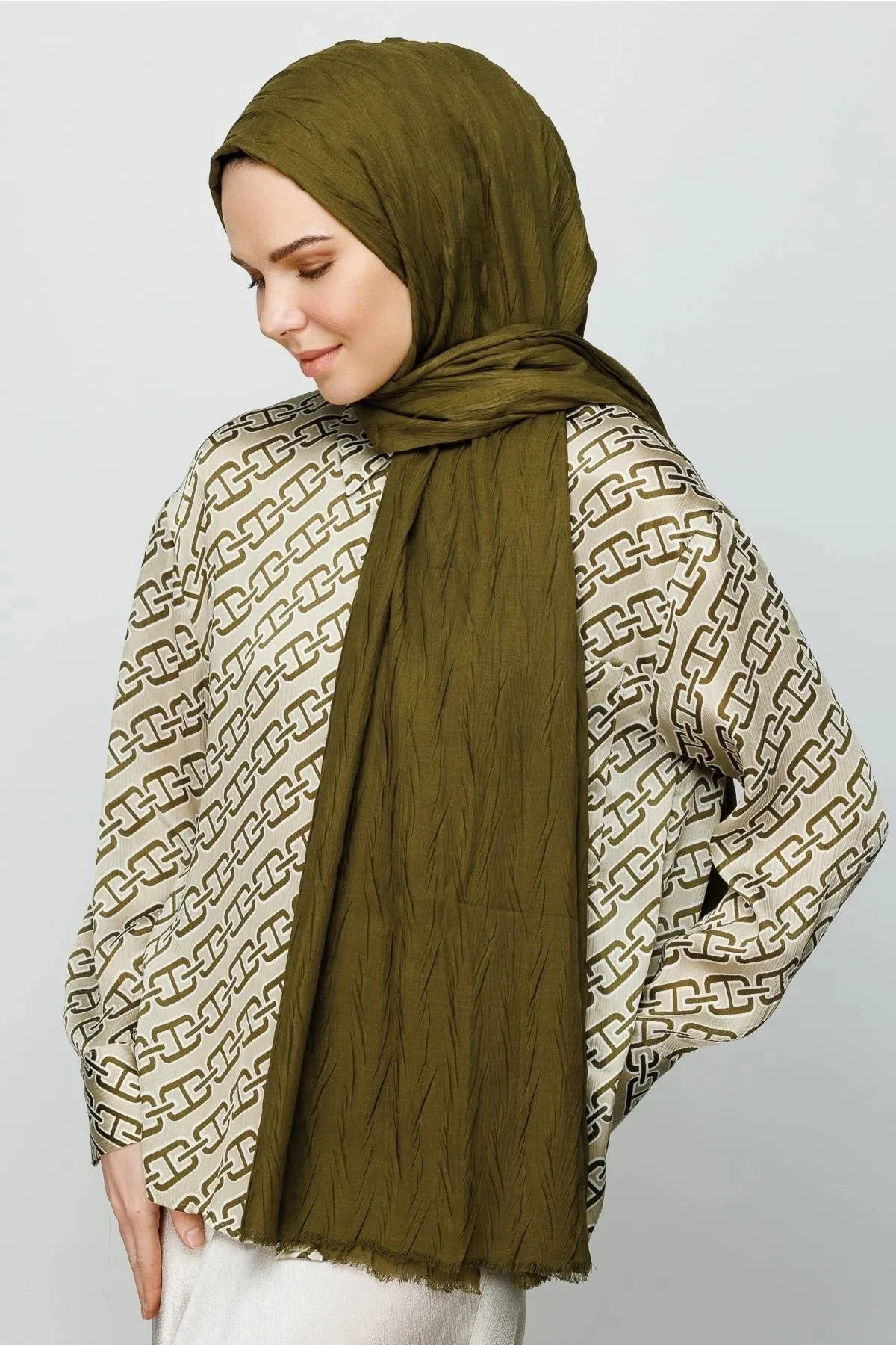 Oil Green Pleated Bamboo Hijab