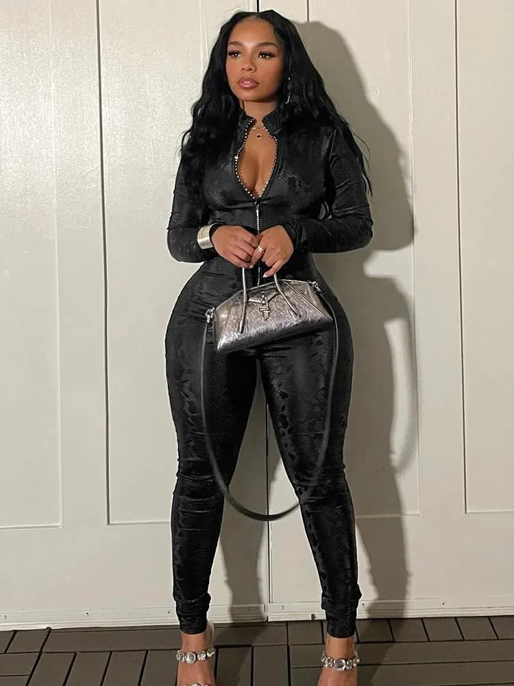 "Stylish Snakeskin Jumpsuit Fitness Outfit: T-BOO Women's Skinny One-Piece with Zipper, Casual Sporty Body-Shapewear for the Fashion-Forward Female"