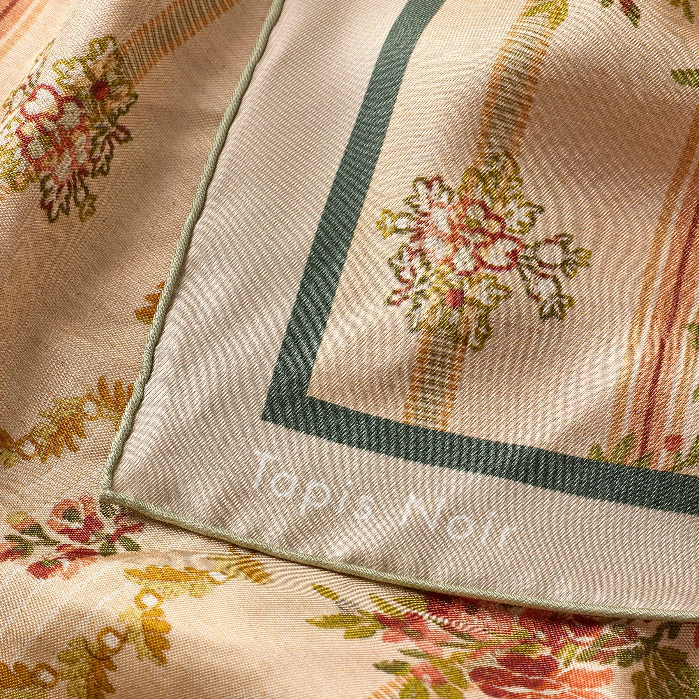 Tapis Noir Classical Pastel Stripe Scarf