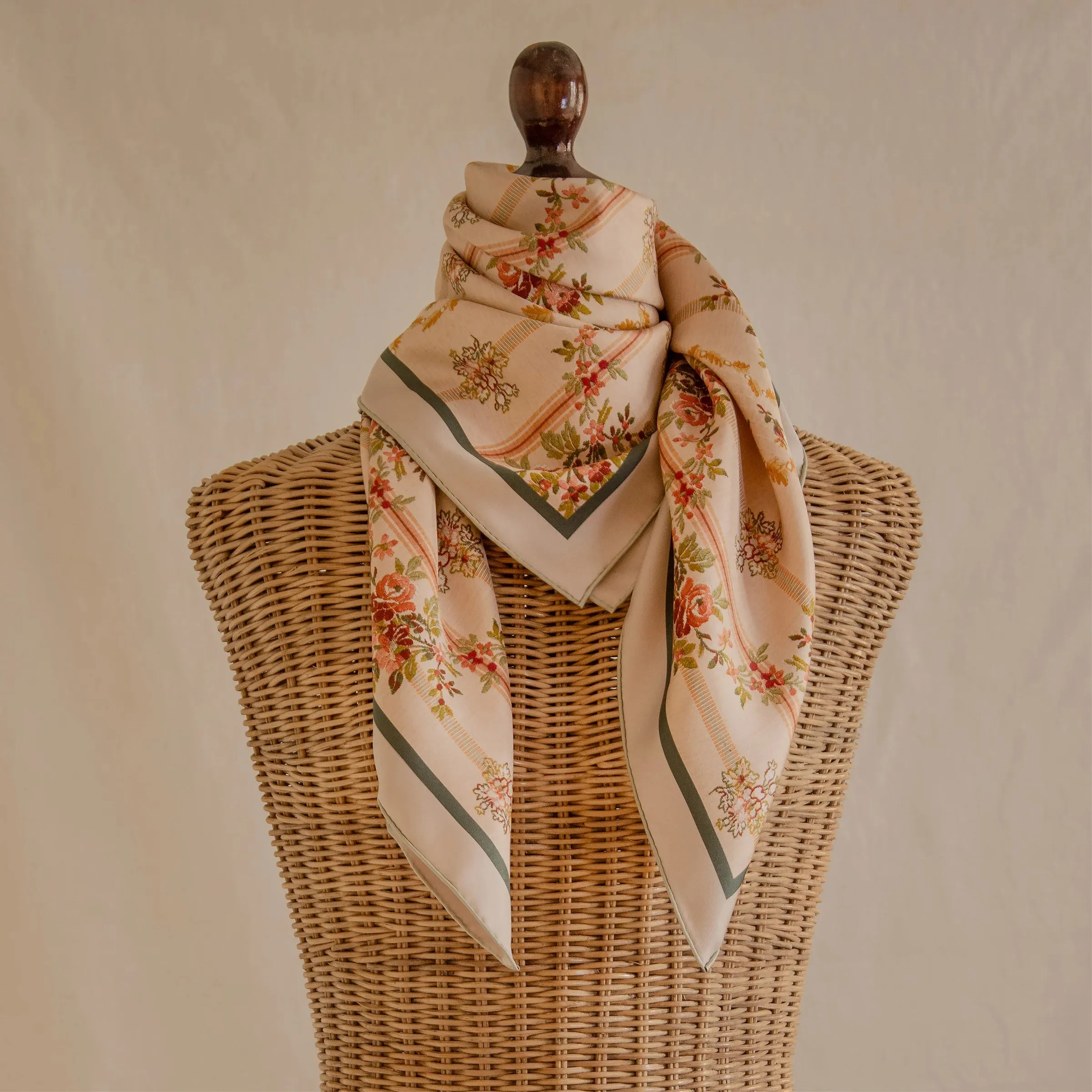 Tapis Noir Classical Pastel Stripe Scarf